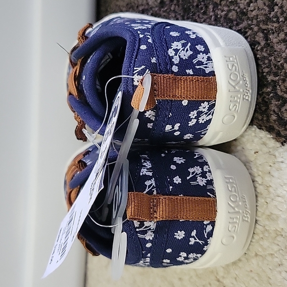 NWT OshKosh B'gosh Slip-on Toddler Sneakers Size 10 - Picture 4 of 5